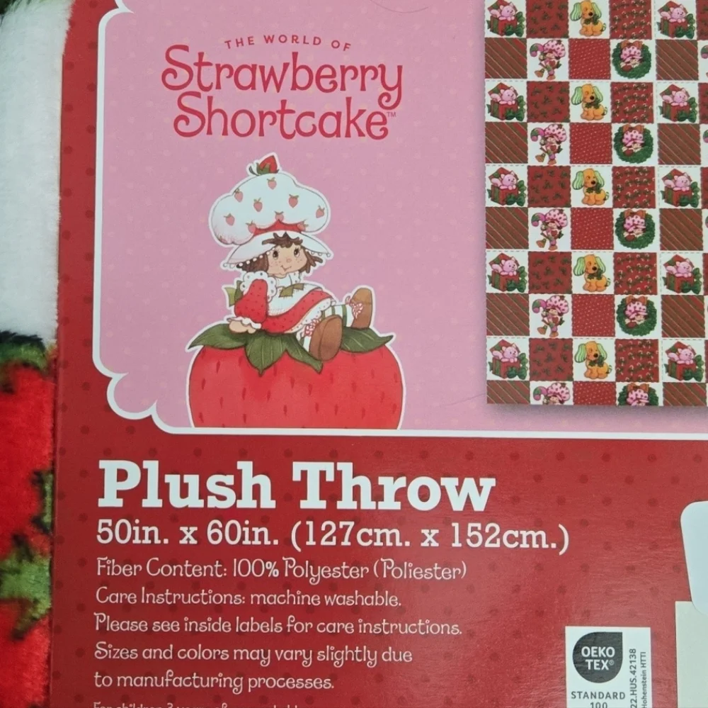 Strawberry Shortcake Plush Christmas Blanket Holly & Dog Custard Vintage Style